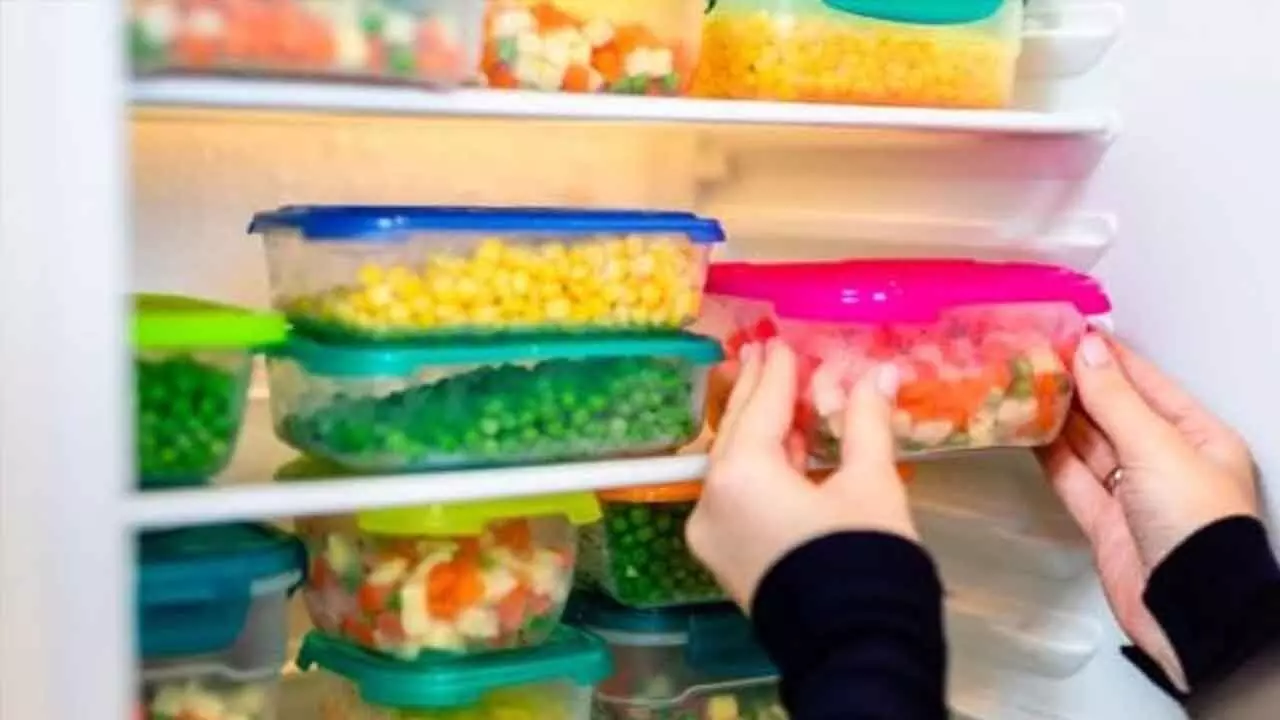 Список продуктів, які не можна зберігати в пластикових контейнерах