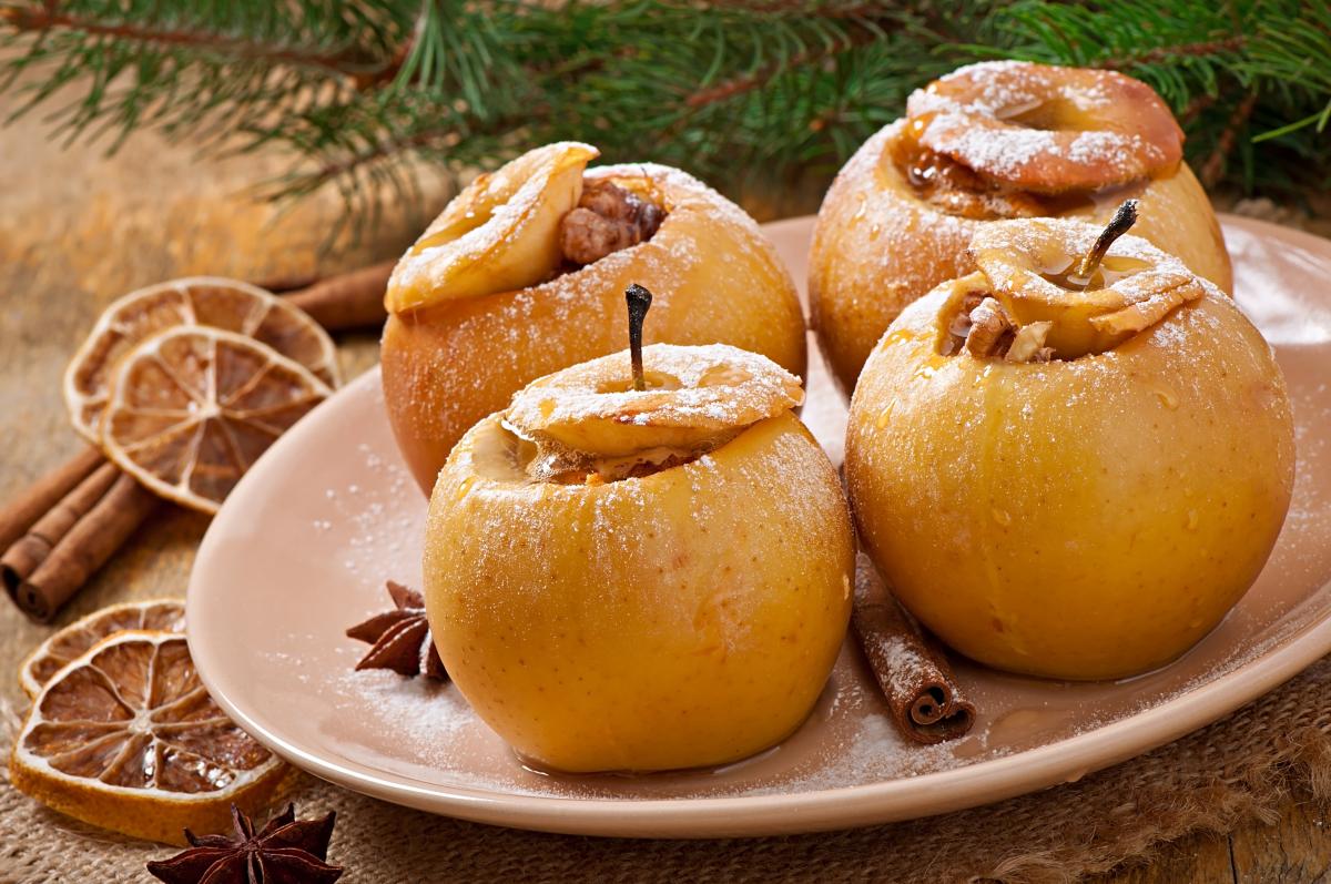 Запеченные яблоки с сыром