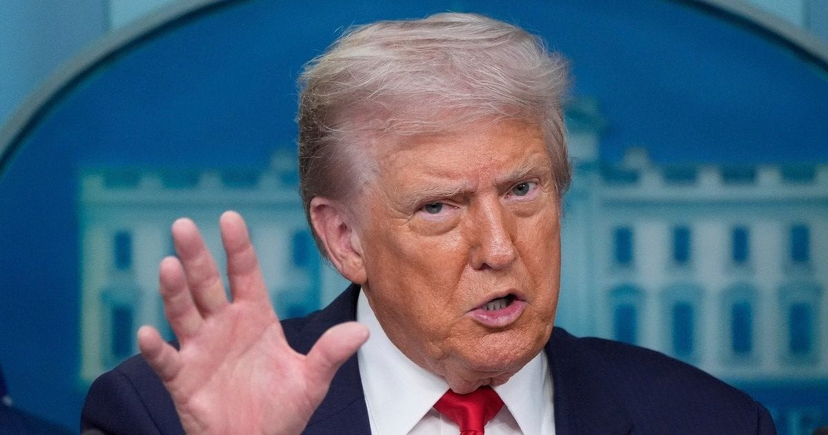 Краще сядьте: Трамп назвав новий термін кінця війни в Україні