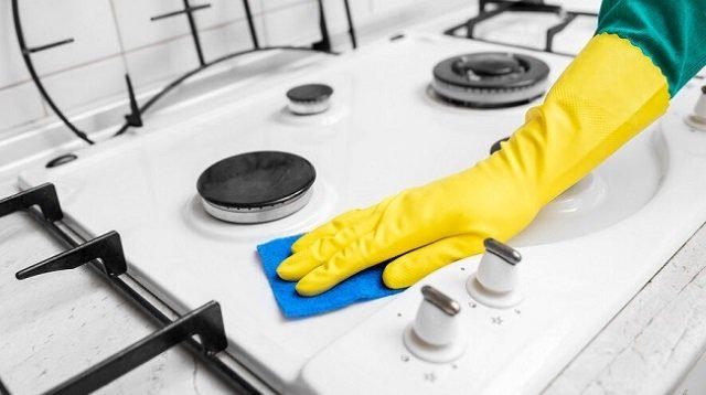 Господині радять: як повернути блиск плиті за лічені секунди