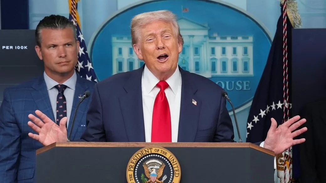 Удар у спину Україні та загроза Євросоюзу: що робить Трамп