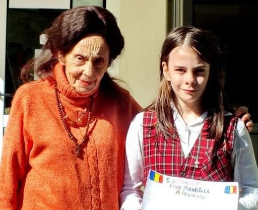Ее не узнать: как выглядит сейчас дочка родившей в 66 лет женщины 3 Ее не узнать: как выглядит сейчас дочка родившей в 66 лет женщины