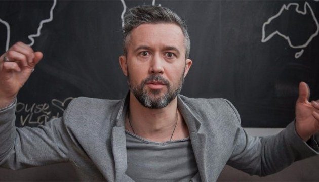 Сергія Бабкіна затримали під час перельоту: співака допитували через речі у валізі