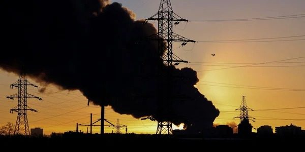 Львов затягивает едким дымом после атаки РФ: куда попал враг