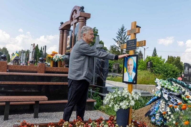 Какой вид имеет могила Геннадия Москаля: только посмотрите на это 3 Какой вид имеет могила Геннадия Москаля: только посмотрите на это