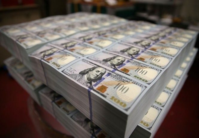 Сколько будут стоить 100 долларов до конца года: прогноз банкира
