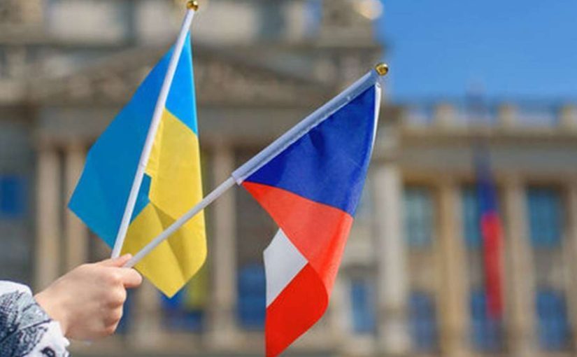 В Чехии сняли украинский флаг с парламента: разгневанные депутаты вывесили три вместо одного ➤ Prozoro.net.ua