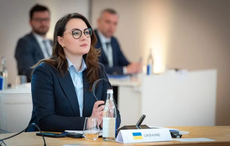Новые выплаты украинцам — куда можно потратить государственную тысячу