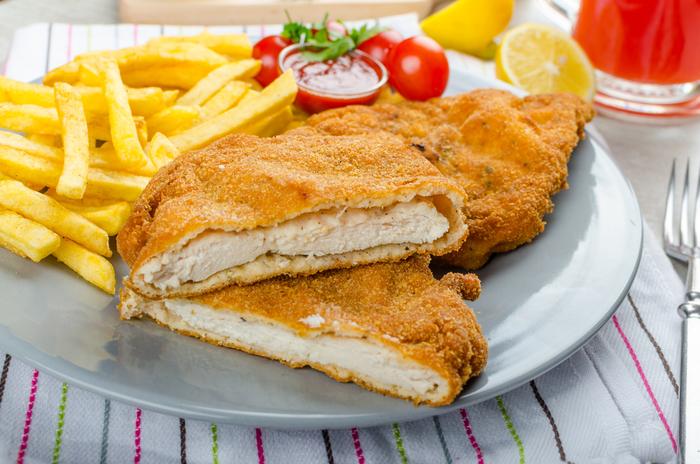 Секрет найсоковитіших курячих відбивних: цей продукт зробить кляр ідеальним ➤ Prozoro.net.ua