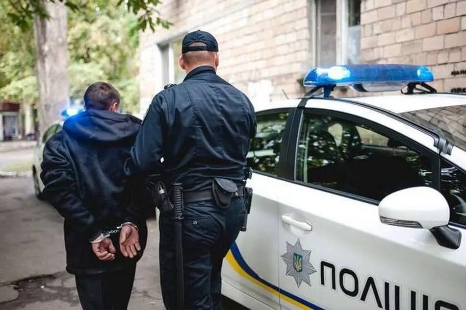Киянин влаштував погром в алкогольному відділі магазину