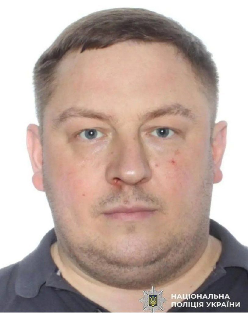 Поліціянт викрав 400 тисяч доларів з речових доказів і зник (фото)