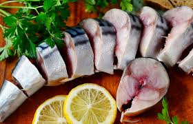 Маринована скумбрія: простий рецепт