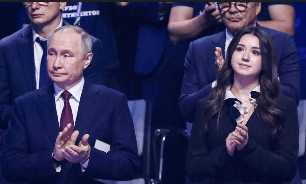 “Догралася зі своїм дідусем”: коханка Путіна втратила все