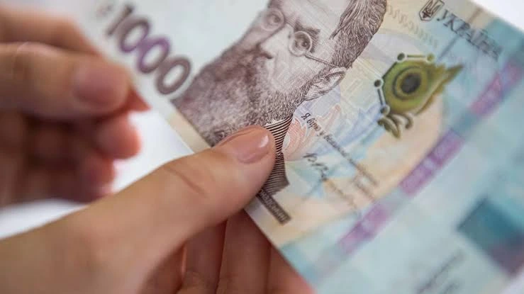 Новые выплаты украинцам — куда можно потратить государственную тысячу
