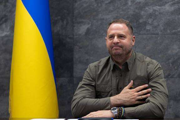 Чи забороняли Єрмаку виїзд з України: ДПСУ та НАБУ відреагували на чутки
