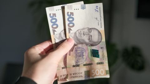 Нові виплати українцям: що дозволено купувати за тисячу