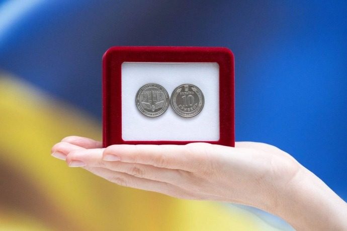 Нацбанк выпустил новые 20 грн в оригинальном дизайне (фото)