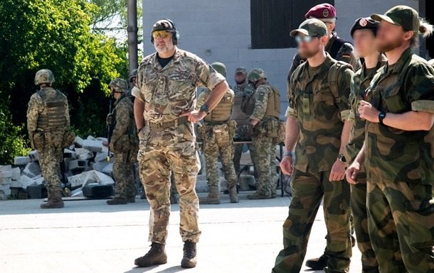 Британський інструктор розповів про різницю між бійцями ЗСУ та НАТО