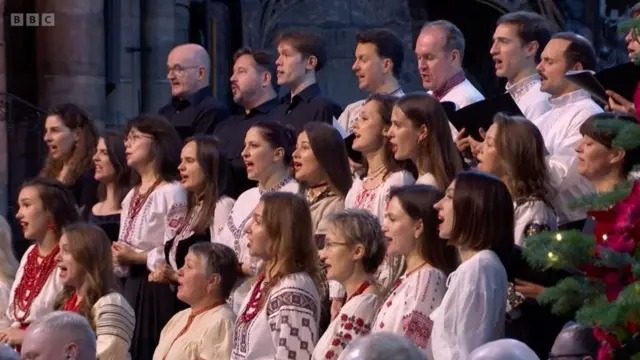 Звернення Карла на Різдво завершилося несподіванкою: виступив український хор
