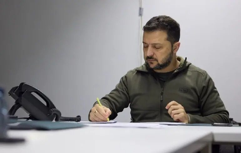 В Украине появится новый вид банков: Зеленский подписал закон