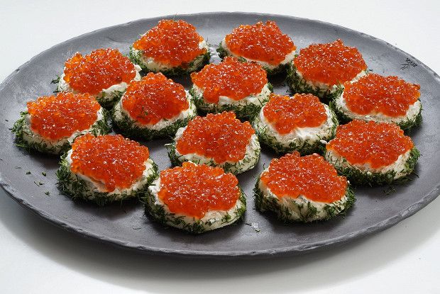 Вкусно и недорого: альтернатива красной икре для Нового года
