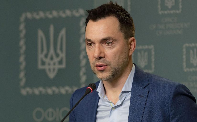 Непублічні батьки і складне дитинство: що приховує родина Арестовича ➤ Prozoro.net.ua