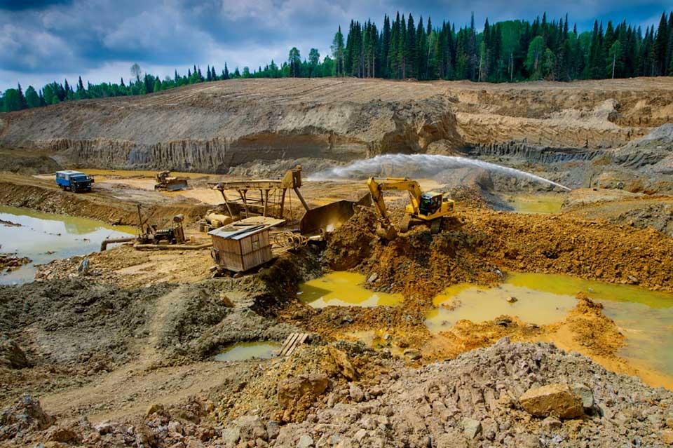 Украина сидит на золоте, но не добывает его: где залегает богатство (карта)