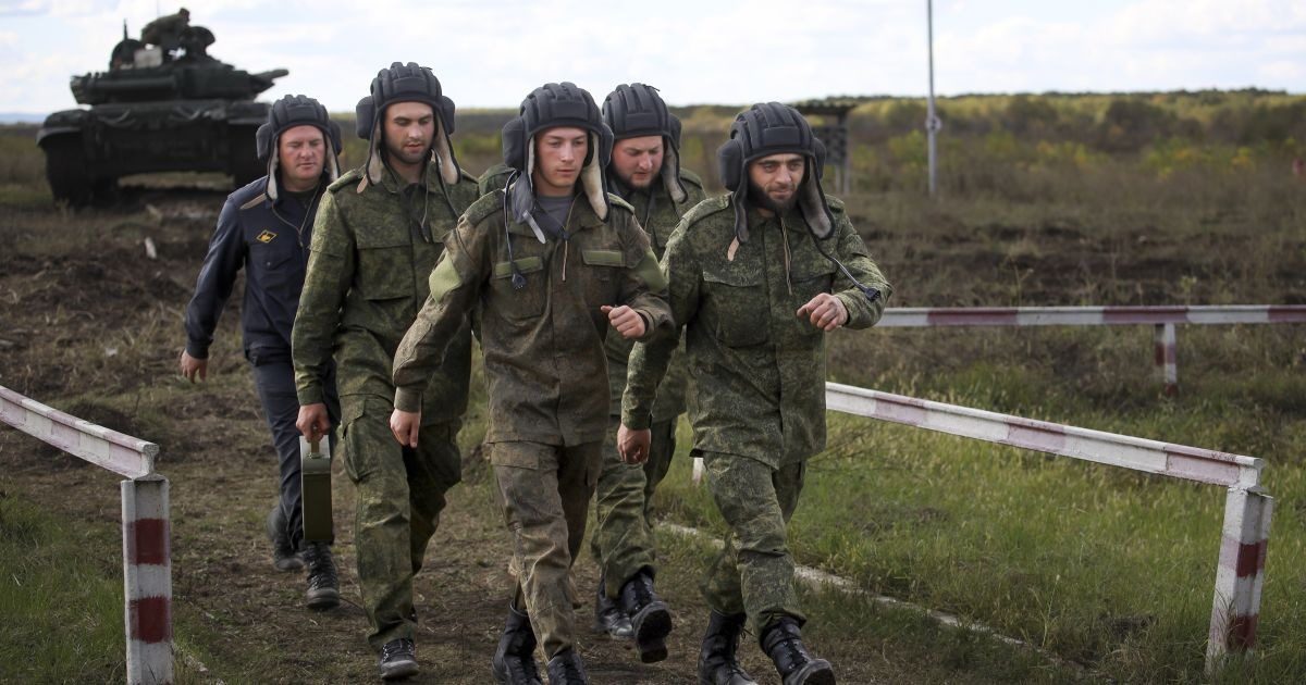 У Путина допускают выход войск РФ из Донбасса: что взамен