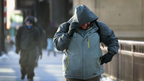 Чи вплинуть морози на відключення світла: що очікує на українців