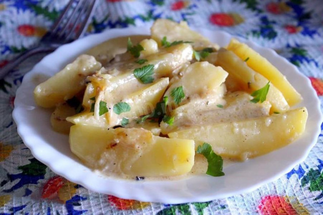 Тушенный в молоке картофель с мясом: рецепт забытого блюда