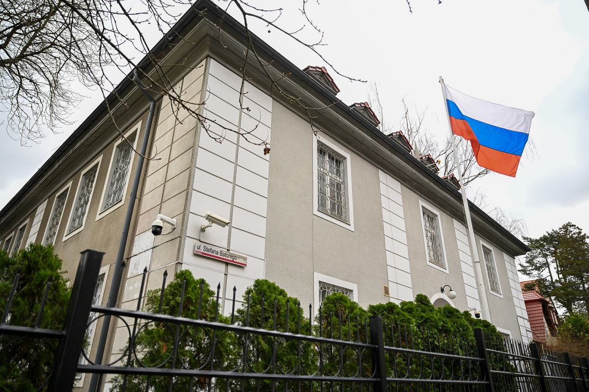 5,5 млн злотих боргу і відмова виїжджати: скандал навколо консульства РФ у Гданську