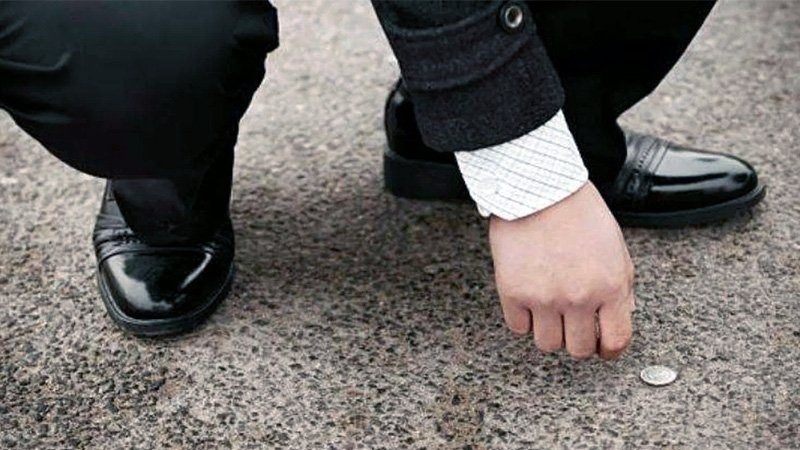 Что будет, если поднять монету с земли: может произойти беда