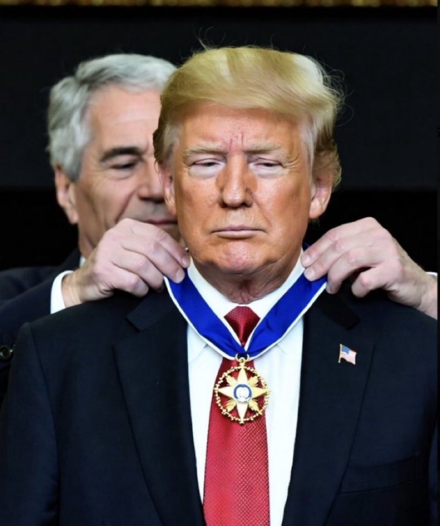 Сеть взорвалась мемами после награждения Трампа "премией мира"