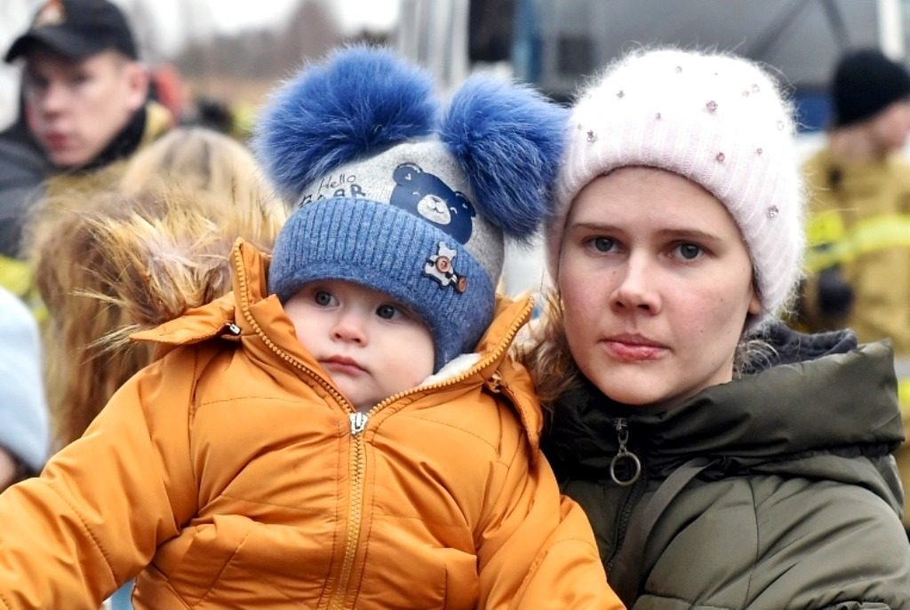 Украинские беженки не вернутся домой: демограф назвала причину