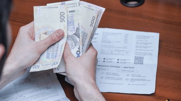 Скільки платитимемо за кіловат енергії з 1 січня: чи подорожчає світло