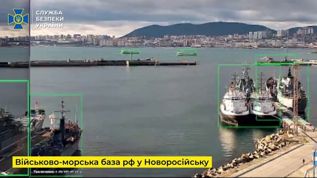 Дроны СБУ поразили подлодку РФ в Новороссийске (видео) 5 Дроны СБУ поразили подлодку РФ в Новороссийске (видео)