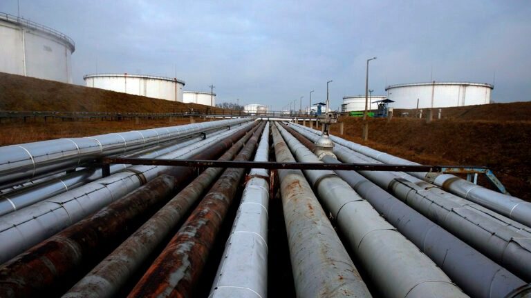 Як нафтопровід “Дружба” допоможе повернути світло в оселі українців