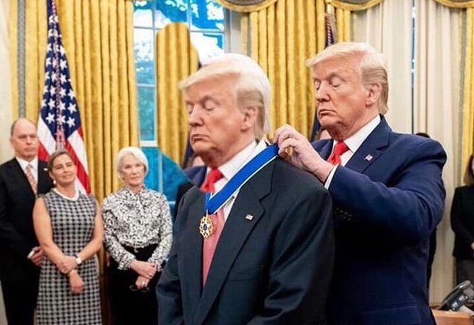 Мережа вибухнула мемами після нагородження Трампа “премією миру”