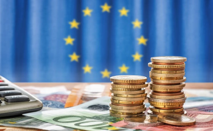 Податки для біженців: що потрібно знати українцям за кордоном