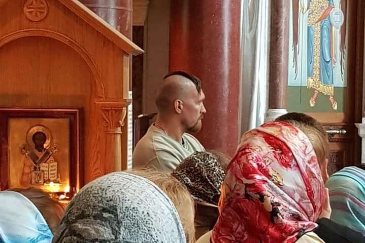 Усик ответил на критику за приветствие с Рождеством 7 января
