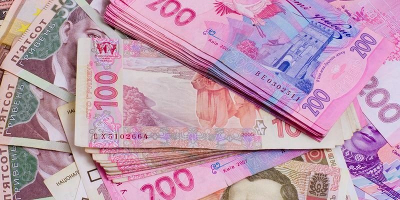 Гривня впала до історичного мінімуму: що готує Нацбанк
