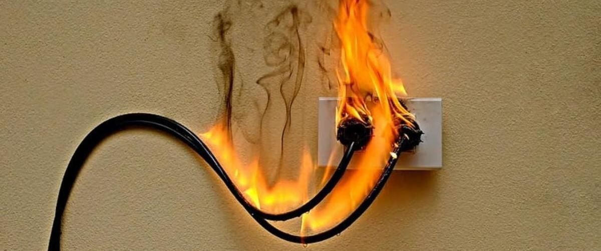 Як отримати компенсацію за згорілу техніку через відключення світла