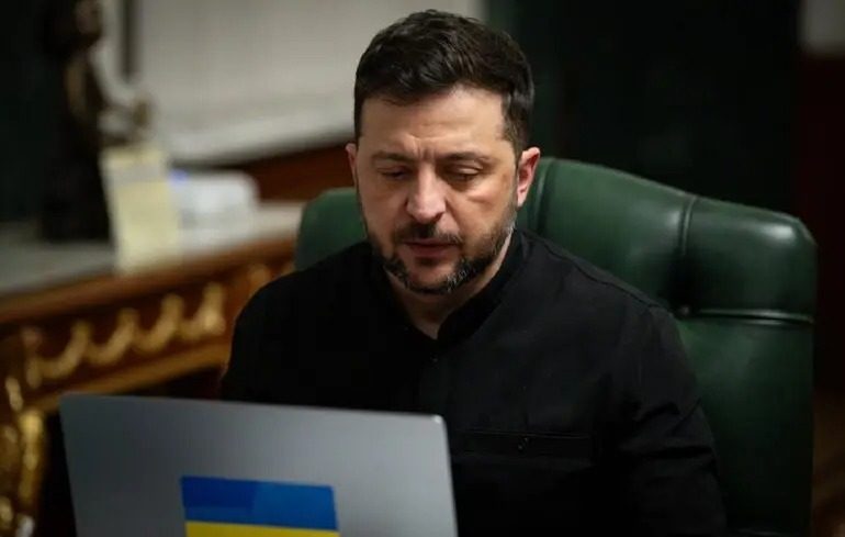 Сколько украинцев доверяют Зеленскому сейчас: результаты опроса