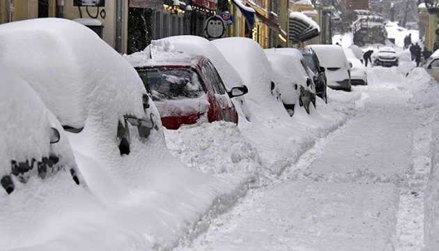 Зимова негода насувається на столицю: оголошено попередження