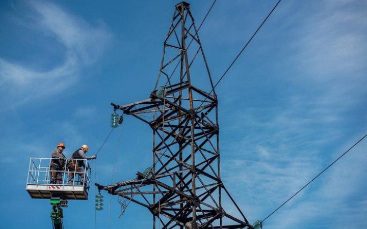 Невтішні новини про світло в Україні: коли ситуація зміниться