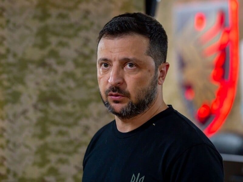 Сколько украинцев доверяют Зеленскому сейчас: результаты опроса