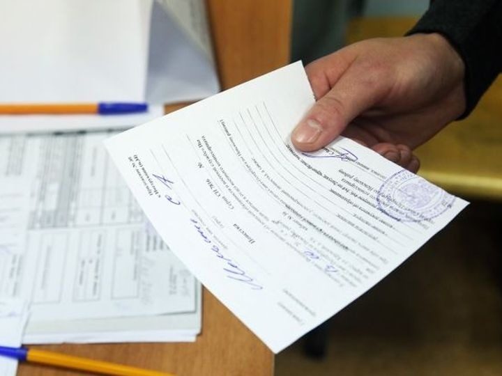 Повістки можуть вручати навіть пенсіонерам: юристи пояснили