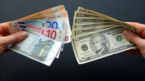 Экономист назвал лучшую валюту для сбережений в 2026 году
