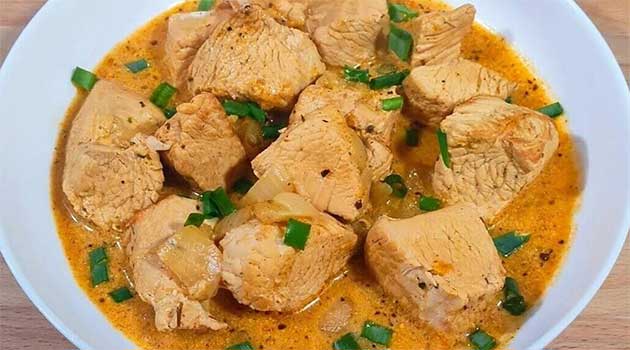 Гуляш із курячого філе