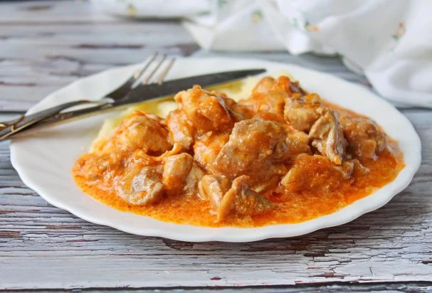 Гуляш із курячого філе
